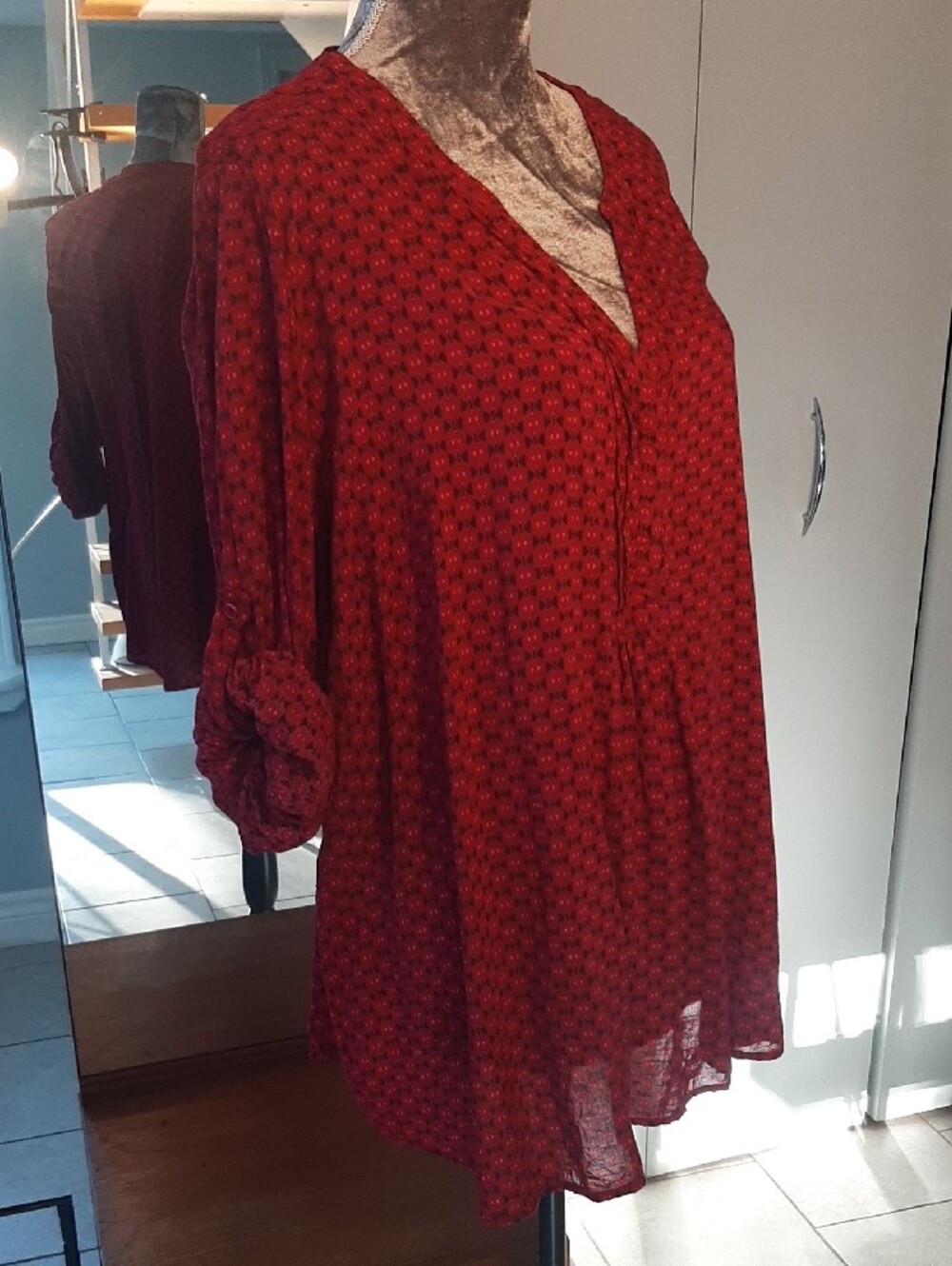 Addition Elle💋Burgundy Printed V-Neck Pintuck Tunic SLEEVE TABS to SHORTEN Sz20 - Picture 3 of 9